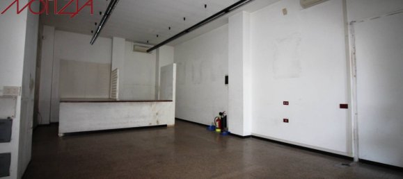 3-Zimmer Gewerbliche Immobilie in Lucca, Italy, Nr. 64891 3