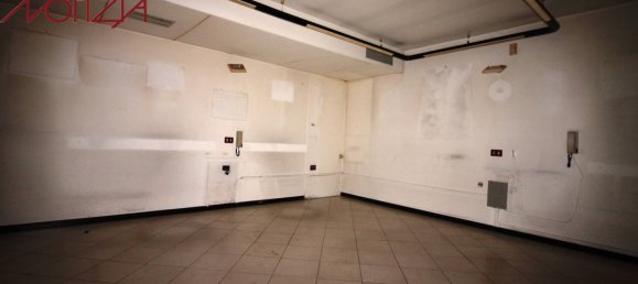 3-Zimmer Gewerbliche Immobilie in Lucca, Italy, Nr. 64891 11