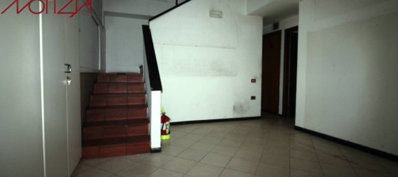 3-Zimmer Gewerbliche Immobilie in Lucca, Italy, Nr. 64891 9