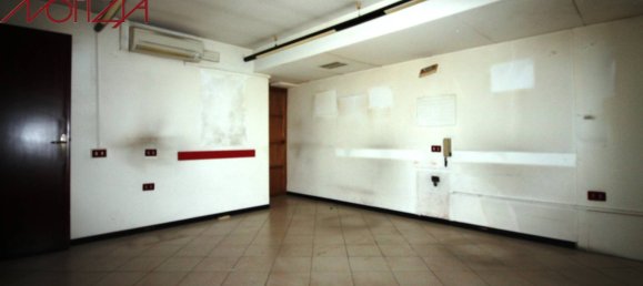 3-Zimmer Gewerbliche Immobilie in Lucca, Italy, Nr. 64891 12