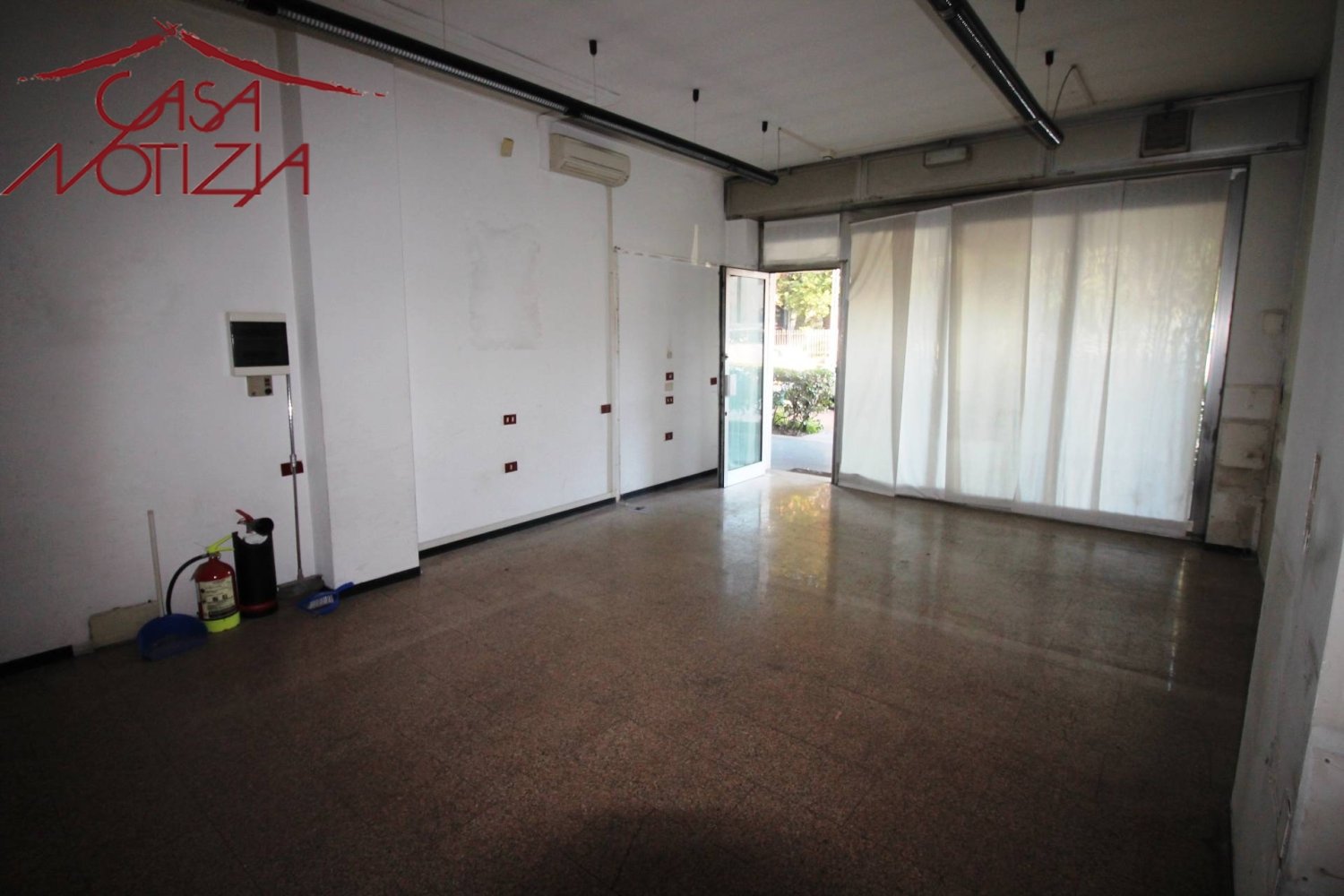 3-Zimmer Gewerbliche Immobilie in Lucca, Italy, Nr. 64891