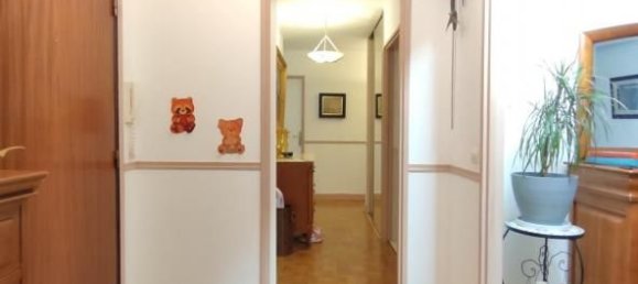 4 bedrooms Apartment in Courbevoie, France No. 187722 3