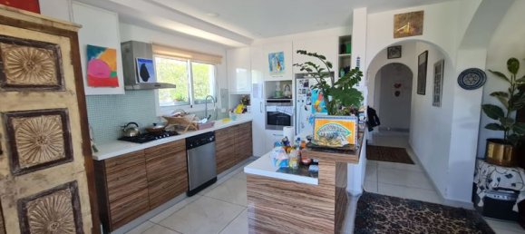 6 bedrooms Villa in Tala, Cyprus No. 9370 3