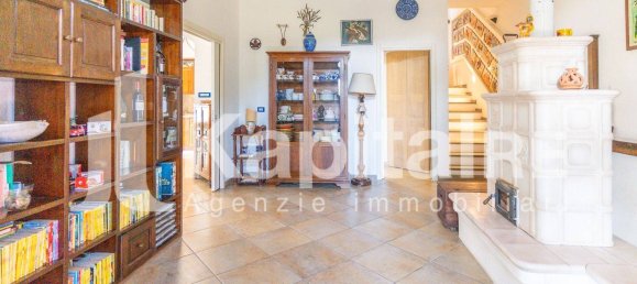 3 bedrooms Villa in Castenaso, Italy No. 273606 5