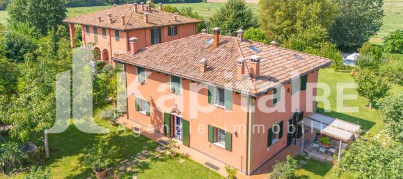 3 bedrooms Villa in Castenaso, Italy No. 273606 2