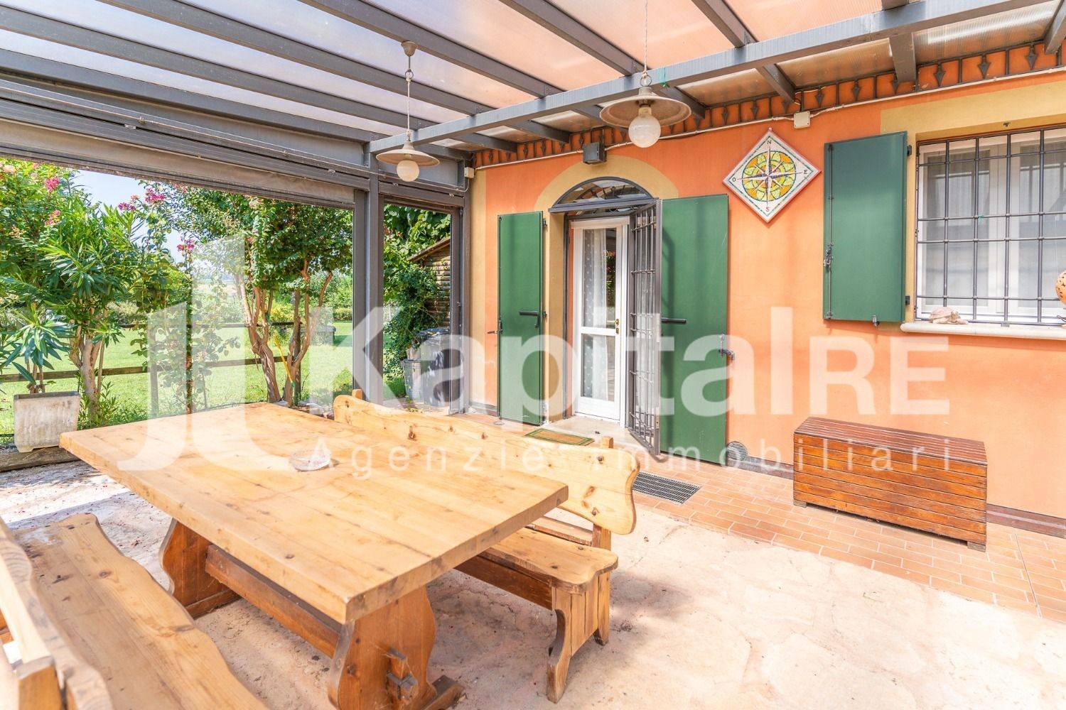 3 bedrooms Villa in Castenaso, Italy No. 273606