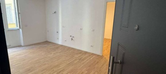 Apartamento de 1 dormitorio en Rome, Italy No. 302110 4