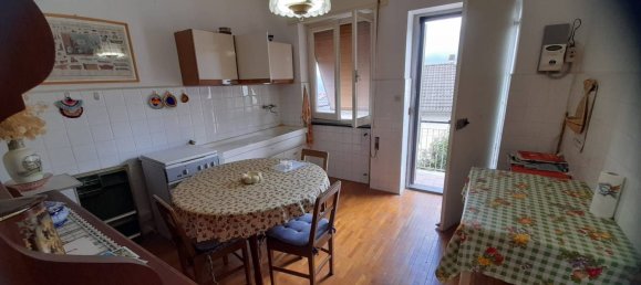 3 bedrooms Apartment in Lumarzo, Italy No. 307446 3