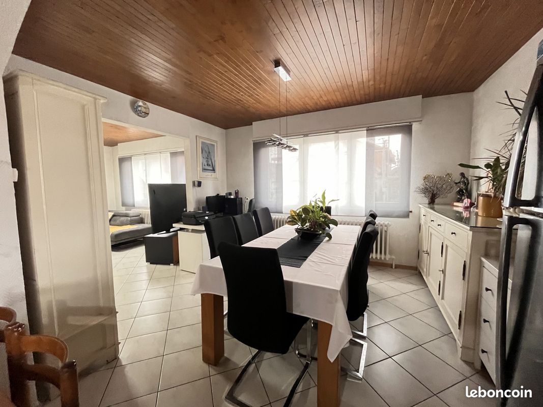 Casa de 4 dormitorios en Fegersheim, France No. 245348