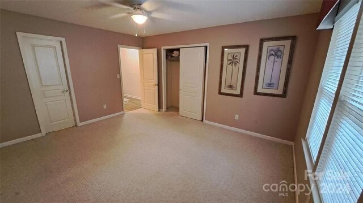 3 bedrooms House in Asheville, USA No. 375516