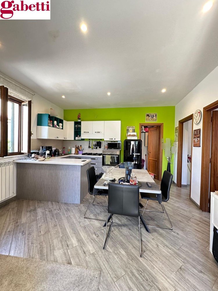 3 bedrooms Apartment in Siena, Italy No. 377869