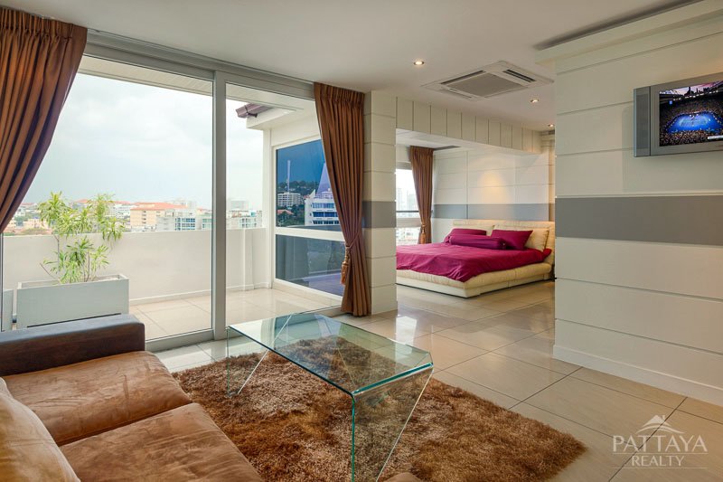 5 bedrooms Condo in Pattaya, Thailand No. 4004
