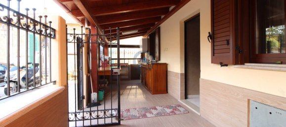 Дом с 6 комнатами в Джулианова, Италия № 179587 25