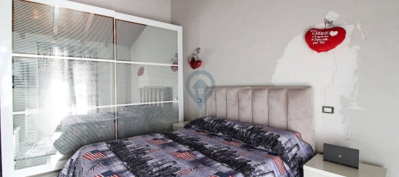 Дом с 6 комнатами в Джулианова, Италия № 179587 16