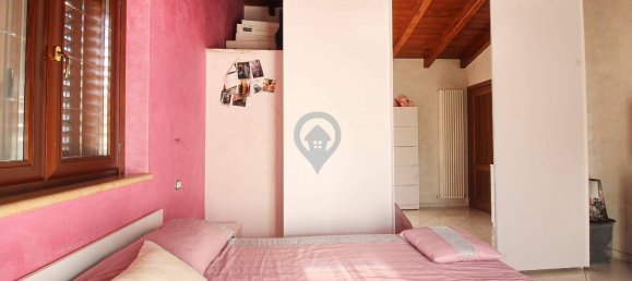 Дом с 6 комнатами в Джулианова, Италия № 179587 12