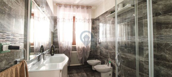 Дом с 6 комнатами в Джулианова, Италия № 179587 7