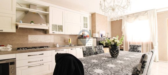 Дом с 6 комнатами в Джулианова, Италия № 179587 4