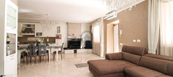 Дом с 6 комнатами в Джулианова, Италия № 179587 6