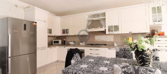 Дом с 6 комнатами в Джулианова, Италия № 179587 5