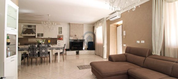 Дом с 6 комнатами в Джулианова, Италия № 179587 2