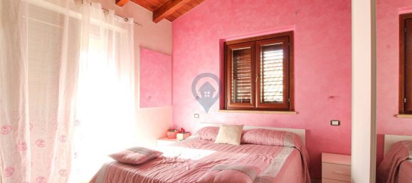 Дом с 6 комнатами в Джулианова, Италия № 179587 11