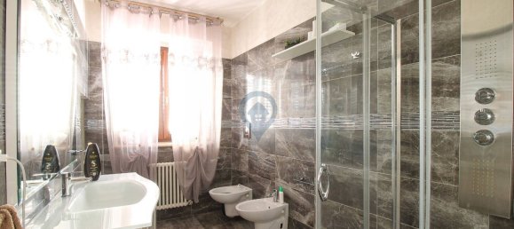 Дом с 6 комнатами в Джулианова, Италия № 179587 8