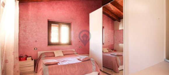 Дом с 6 комнатами в Джулианова, Италия № 179587 10