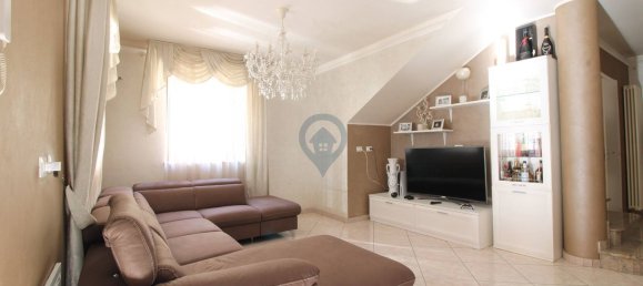 Дом с 6 комнатами в Джулианова, Италия № 179587 3