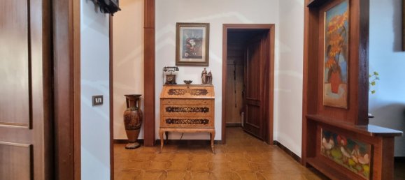 6غرفة شقة في Empoli, Italy رقم 138309 8