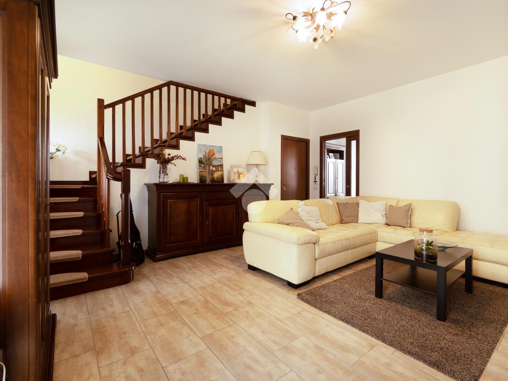 3 bedrooms Villa in Medesano, Italy No. 356133