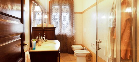 3 bedrooms Villa in Medesano, Italy No. 356133 7