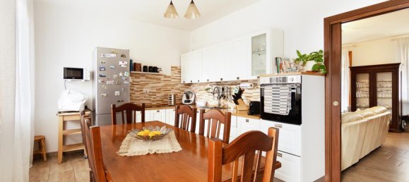 3 bedrooms Villa in Medesano, Italy No. 356133 5
