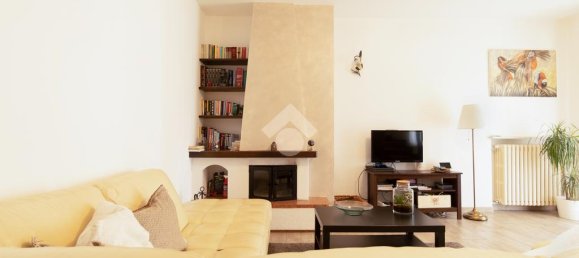 3 bedrooms Villa in Medesano, Italy No. 356133 3