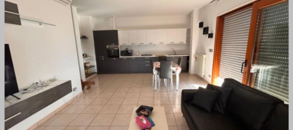 Apartamento de 4 dormitorios en Tortoreto, Italy No. 324175 10