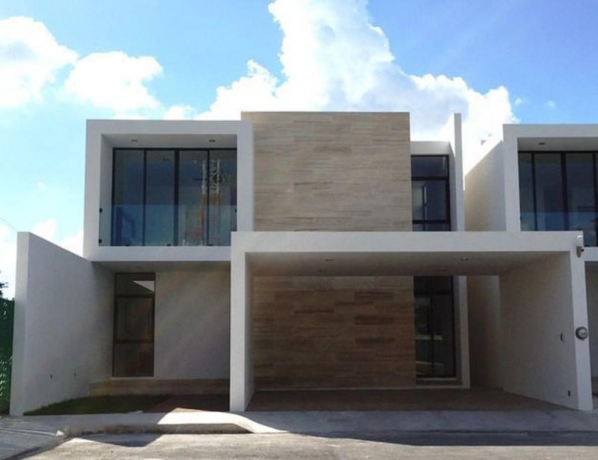 4 bedrooms House in Merida, Mexico No. 79714