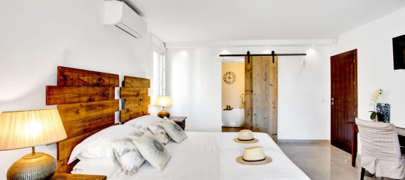 6 bedrooms Villa in Marbella, Spain No. 55692 3