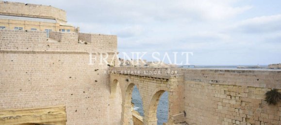 3 bedrooms Apartment in Birgu, Malta No. 3379 2