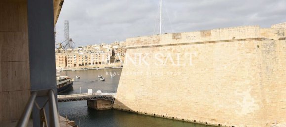 3 bedrooms Apartment in Birgu, Malta No. 3379 5