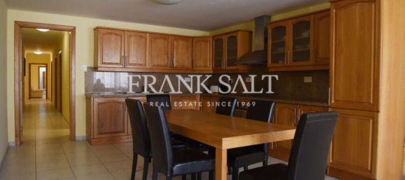 3 bedrooms Apartment in Birgu, Malta No. 3379 10