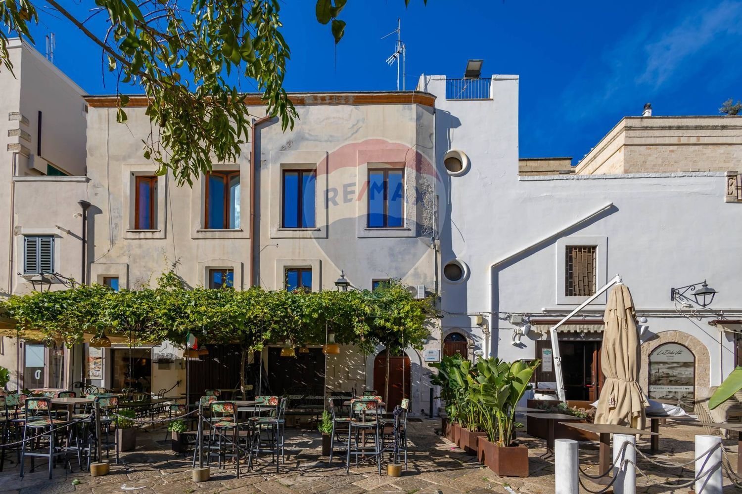 5 rooms Apartment in Monopoli, Italy No. 180893