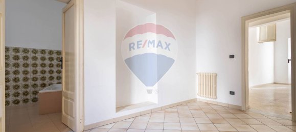 5 rooms Apartment in Monopoli, Italy No. 180893 10