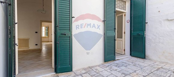 5 rooms Apartment in Monopoli, Italy No. 180893 8