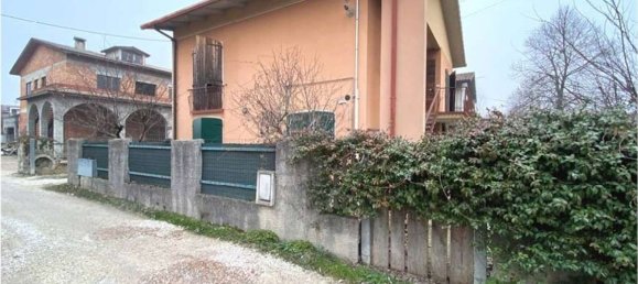 4 rooms Apartment in Abano Terme, Italy No. 15424 3