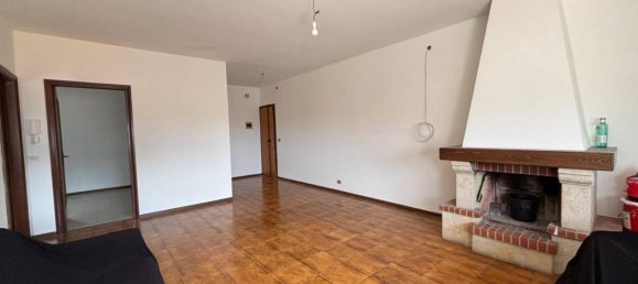 3 bedrooms Apartment in Udine, Italy No. 295801 5