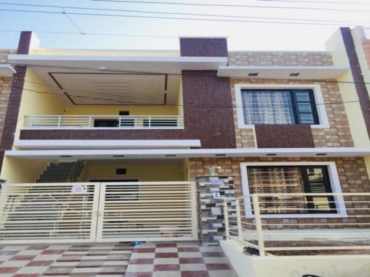 Дом с 3 спальнями в Мохали, Индия № 9363