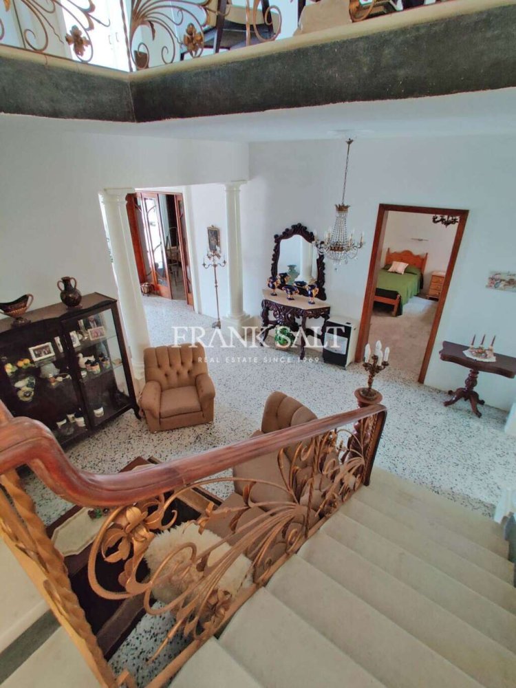 6 bedrooms Townhouse in Burmarrad, Malta No. 11013