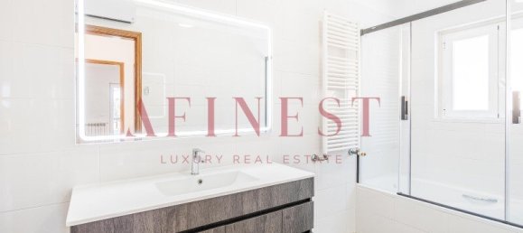 3 bedrooms Villa in Cascais, Portugal No. 275764 32