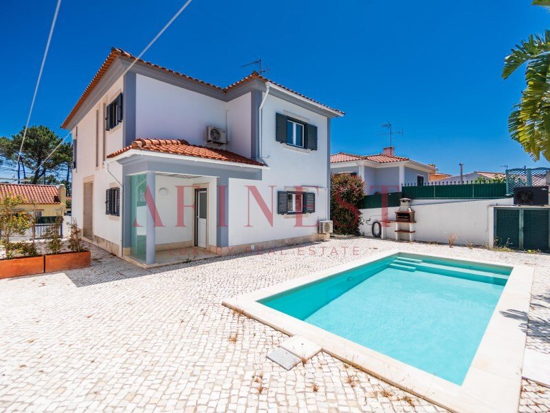 3 bedrooms Villa in Cascais, Portugal No. 275764