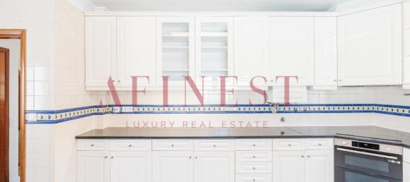 3 bedrooms Villa in Cascais, Portugal No. 275764 18