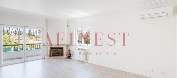 3 bedrooms Villa in Cascais, Portugal No. 275764 4